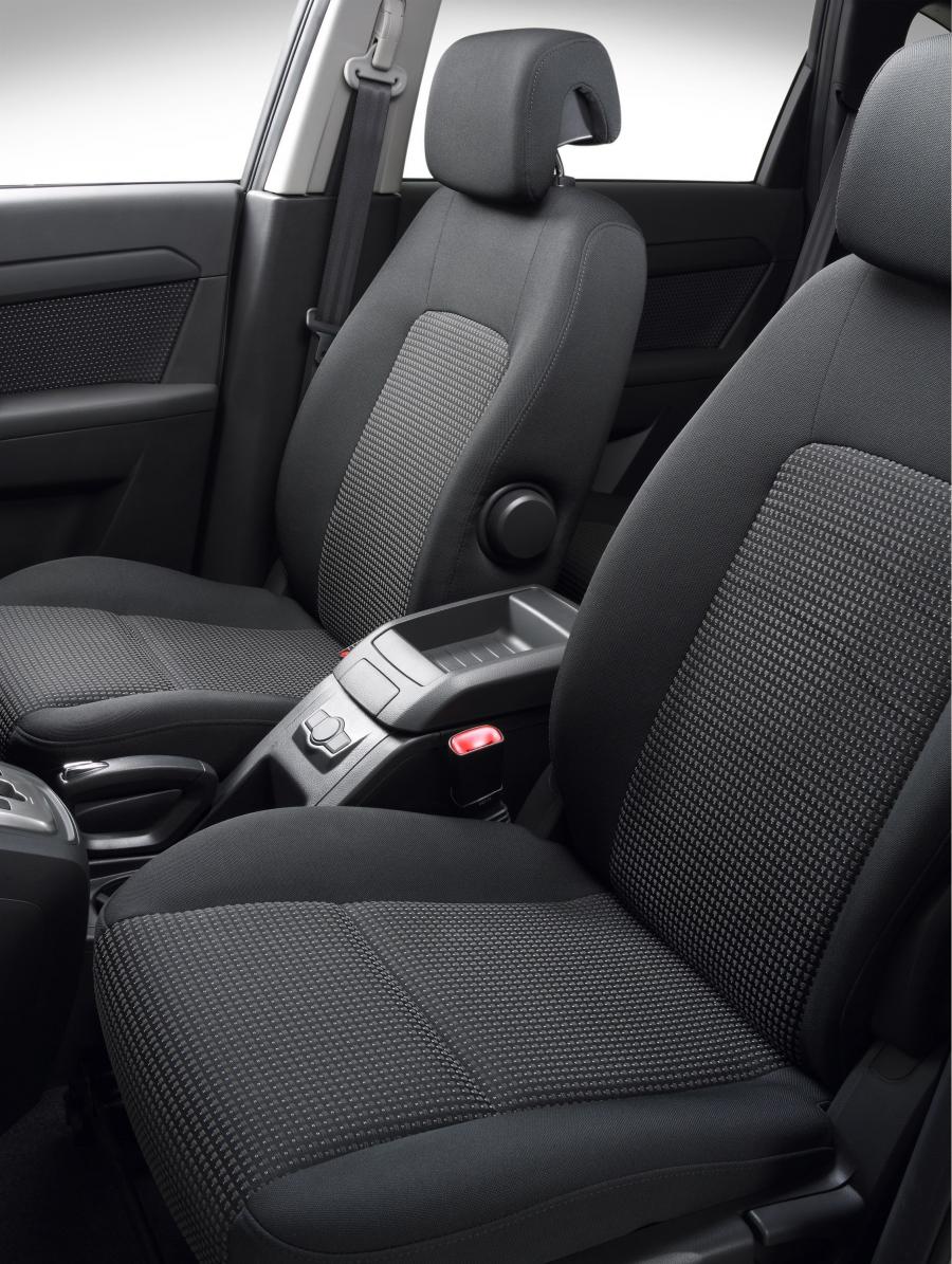  Holden Captiva 2006 года  (фото 35 из 138)